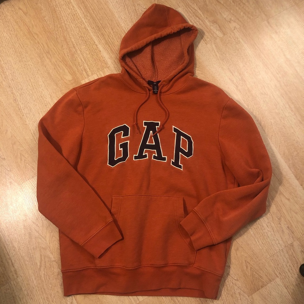 Get ready for fall with a Vintage GAP hoodie!